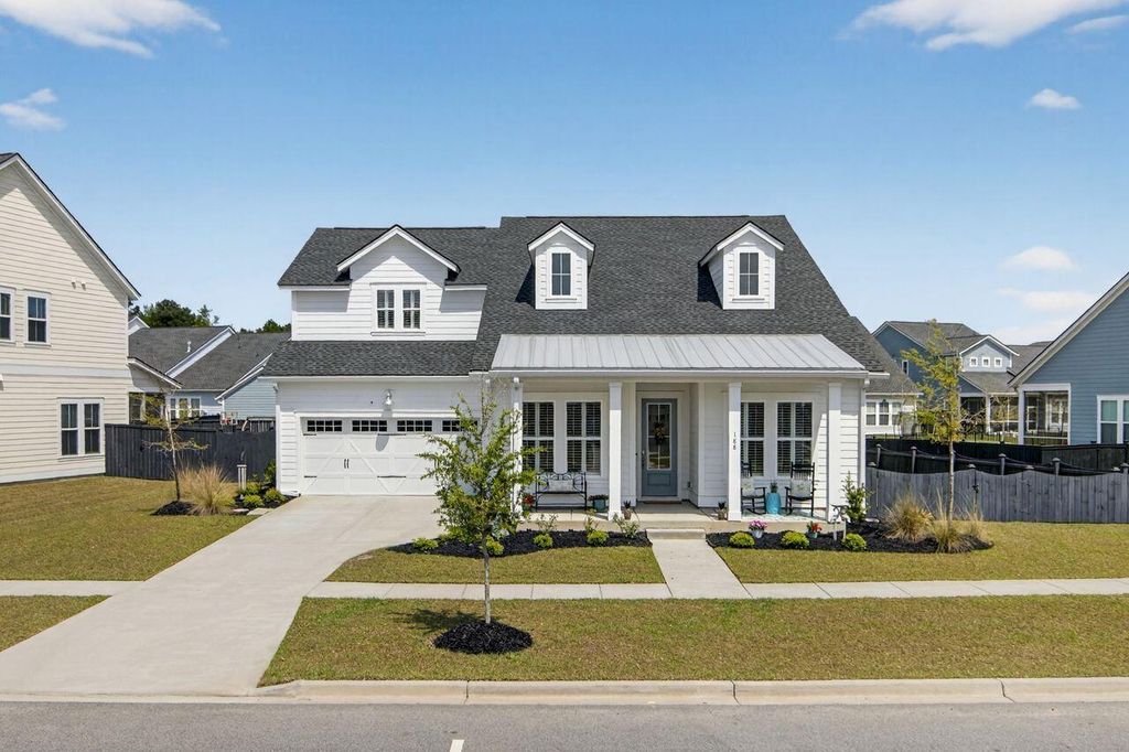 Photo of 188 Helena Park Drive, Summerville, SC 29486 (MLS # 26013871)