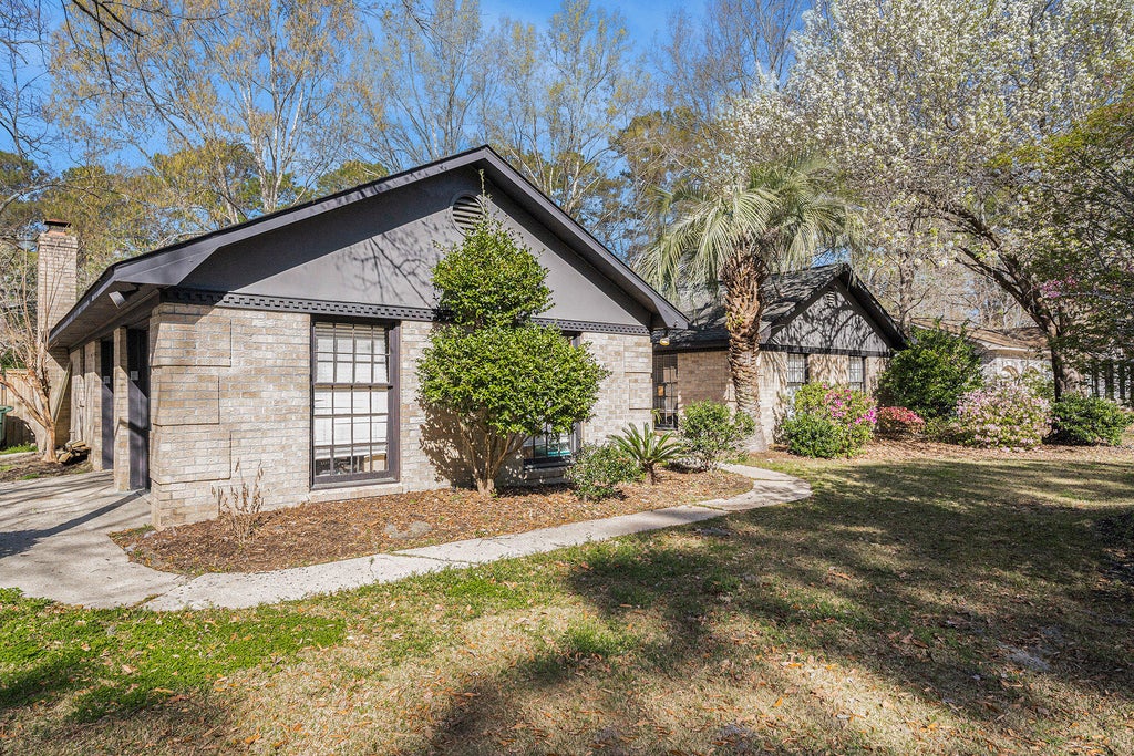 Photo of 23 S Basilica Avenue, Hanahan, SC 29410 (MLS # 26024073)
