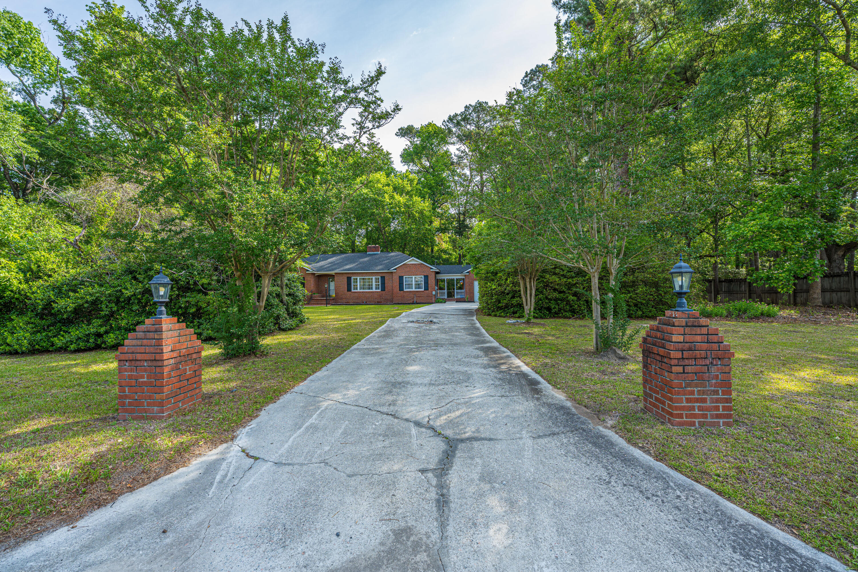 10409 Cottageville Highway