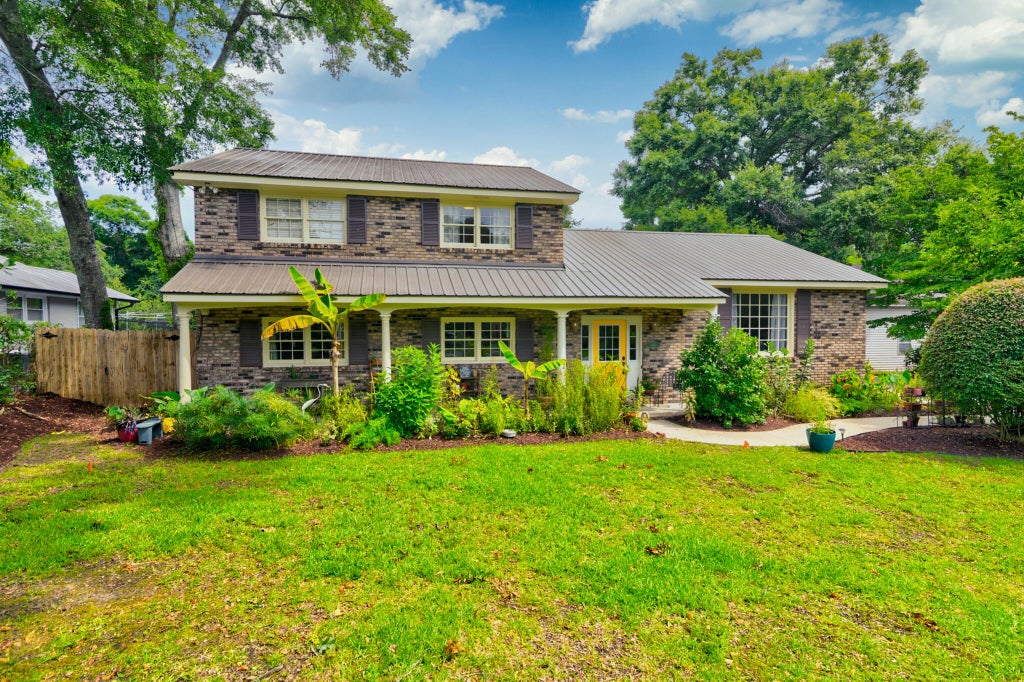 Photo of 454 Trapier Drive, Charleston, SC 29412 (MLS # 26020283)
