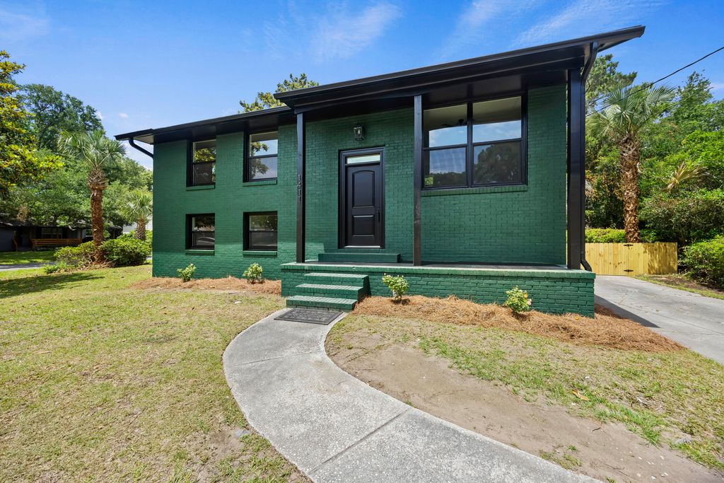 Photo of 1411 Westway Drive, Charleston, SC 29412 (MLS # 26015188)