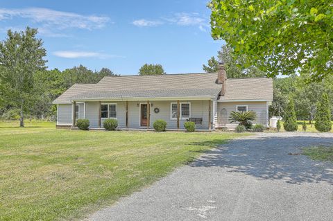 A home in Cordesville