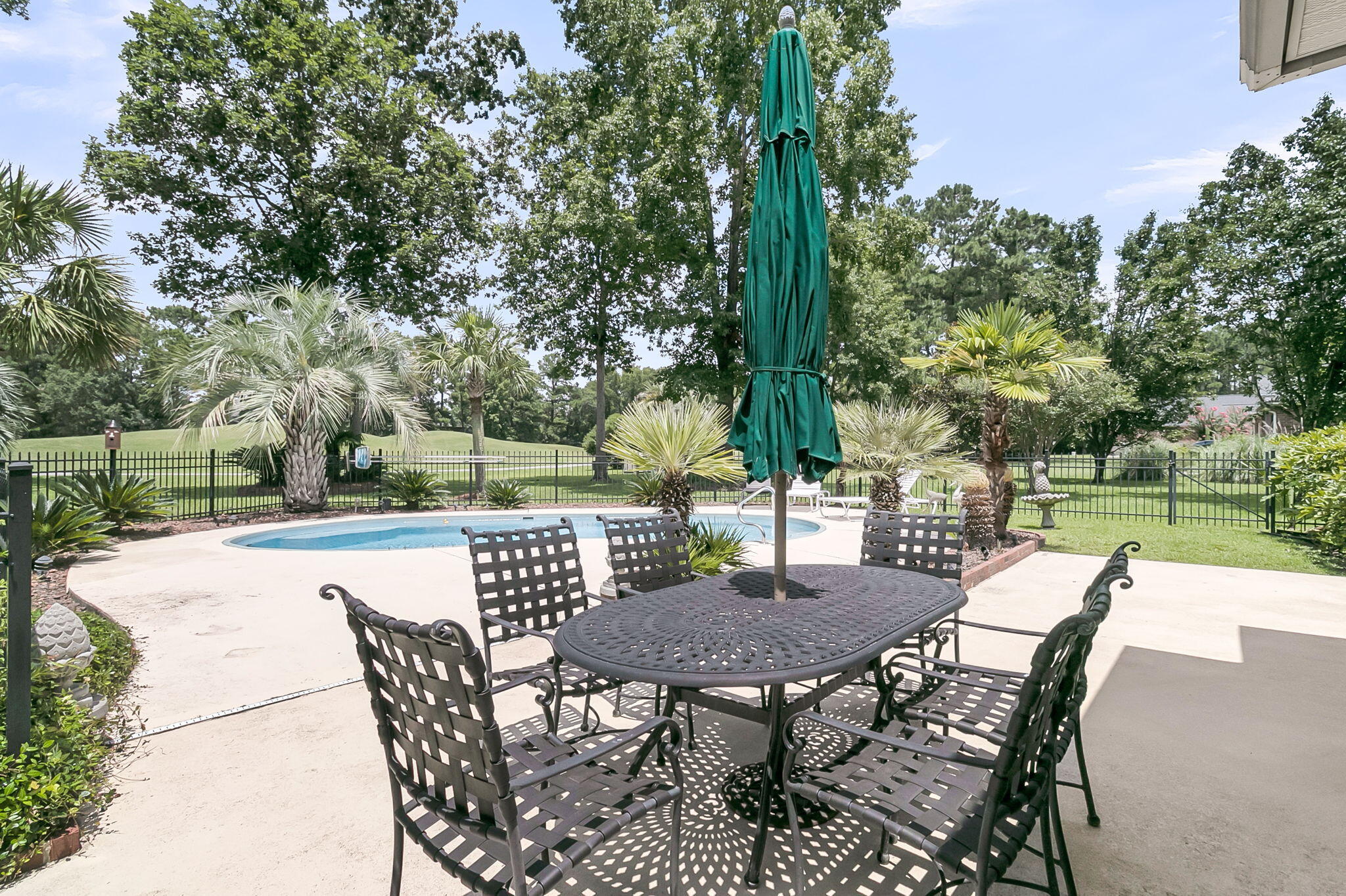 697 Hamlet Circle