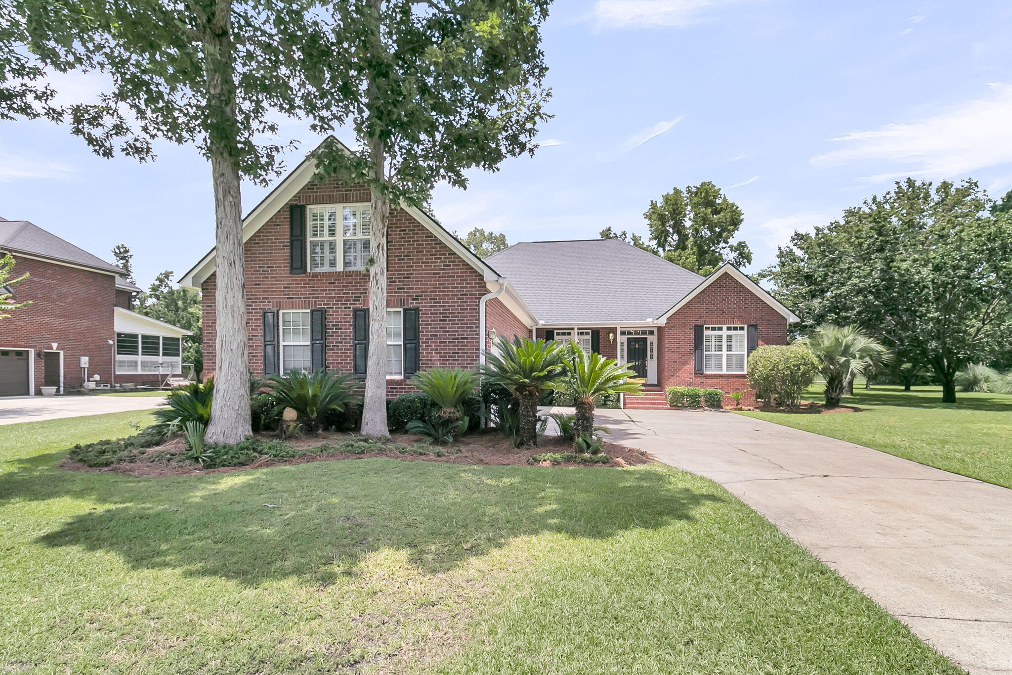 697 Hamlet Circle