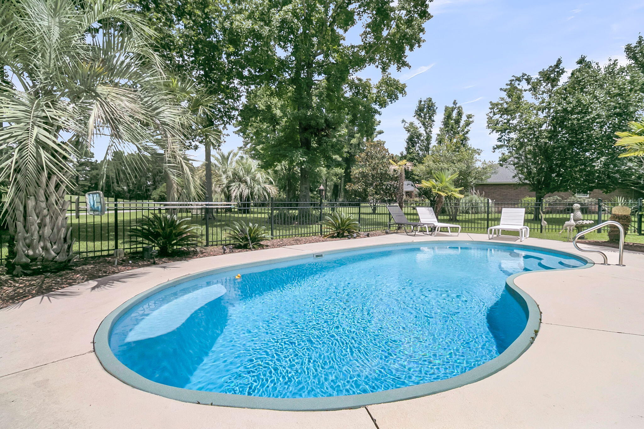 697 Hamlet Circle