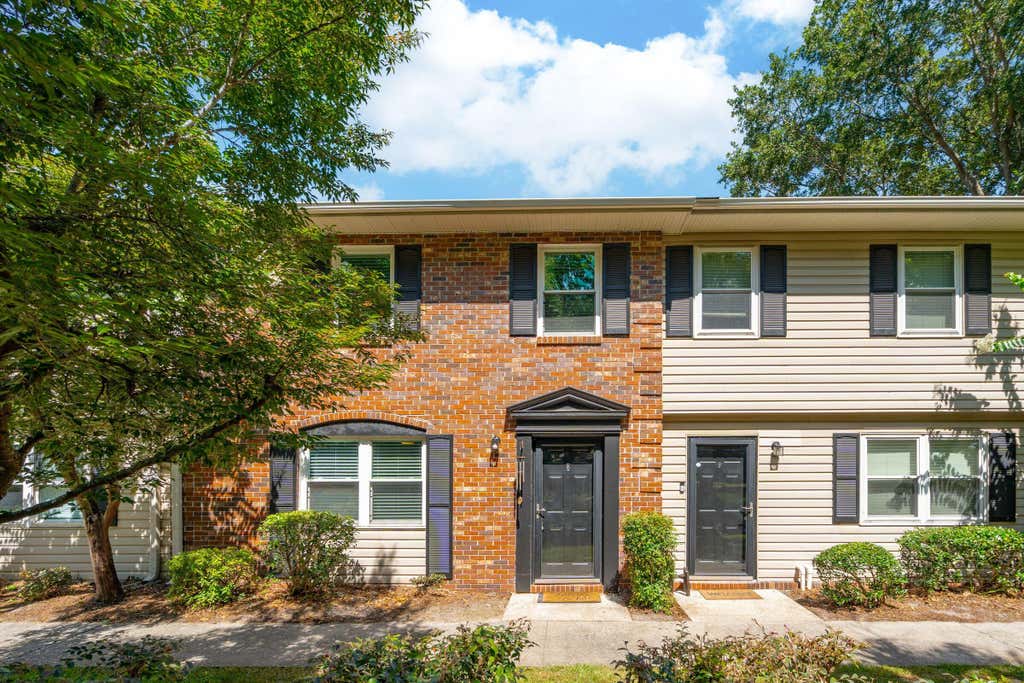 Photo of 415 Parkdale Drive #8e, Charleston, SC 29414 (MLS # 26022244)