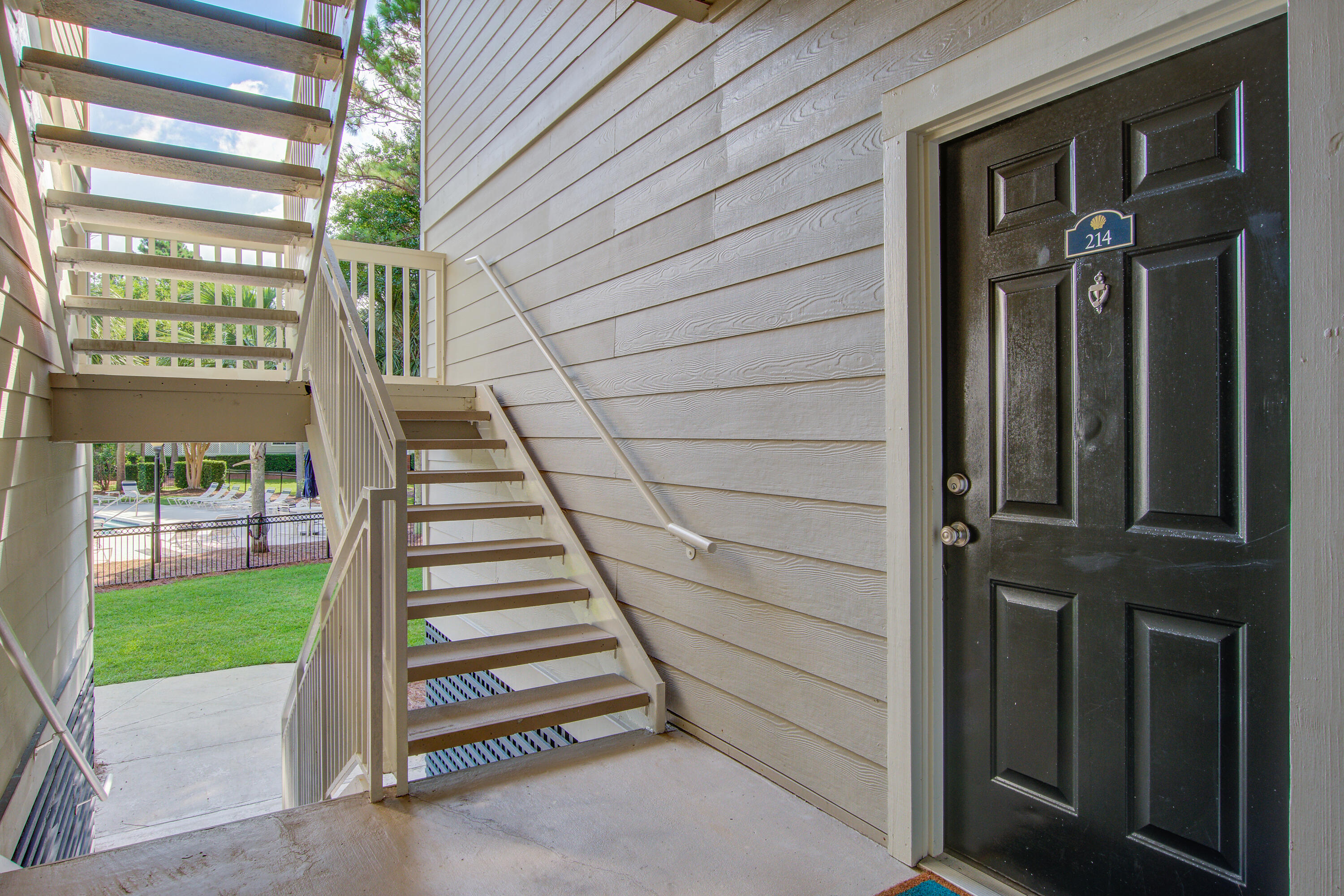 1600 Long Grove Drive 214