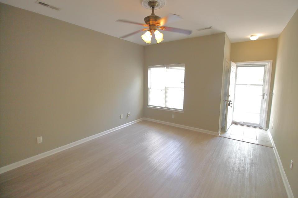 102 Chestnut Oaks Court