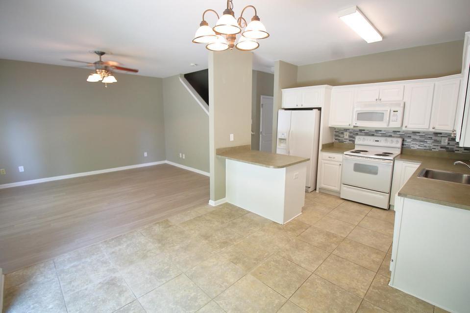 102 Chestnut Oaks Court