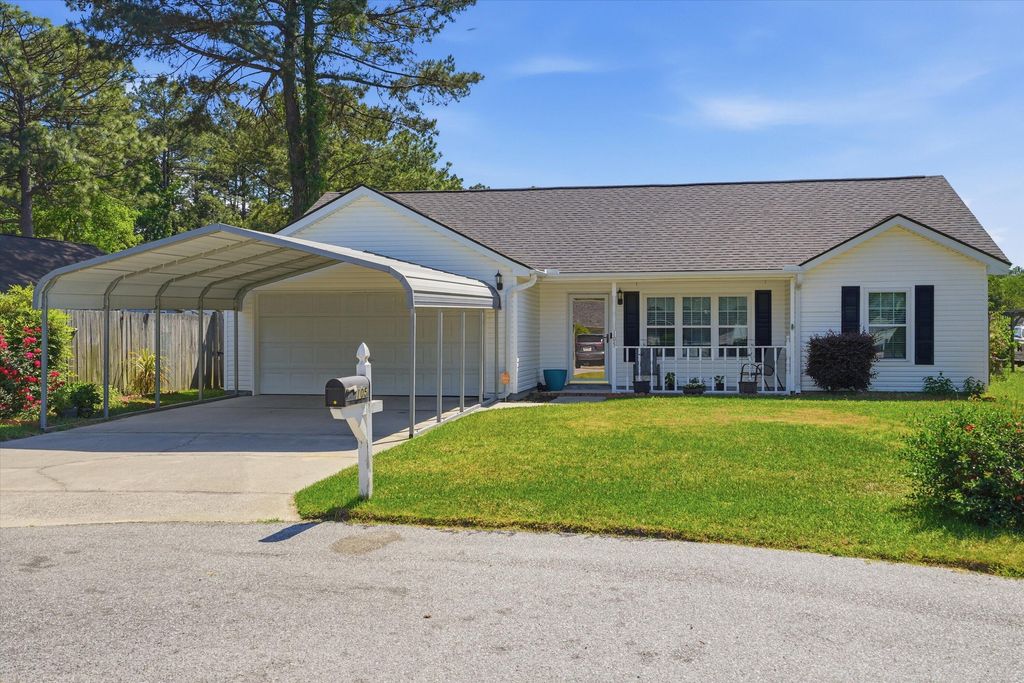 Photo of 105 Wisteria Court, Summerville, SC 29486 (MLS # 26011546)