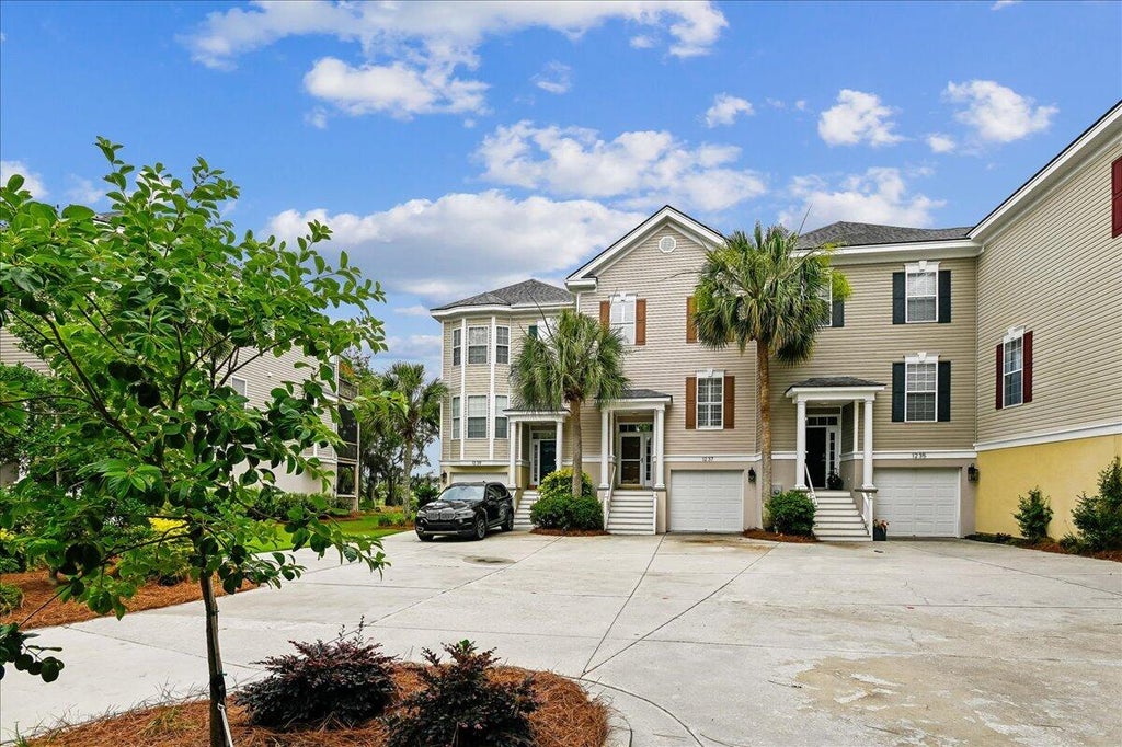 Photo of 1237 Peregrine Drive #Unit 4, Charleston, SC 29412 (MLS # 26026342)