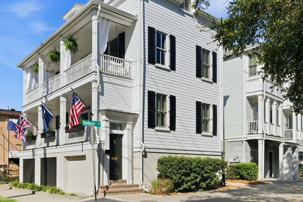 Photo of 3 Dereef Court, Charleston, SC 29403 (MLS # 26007776)