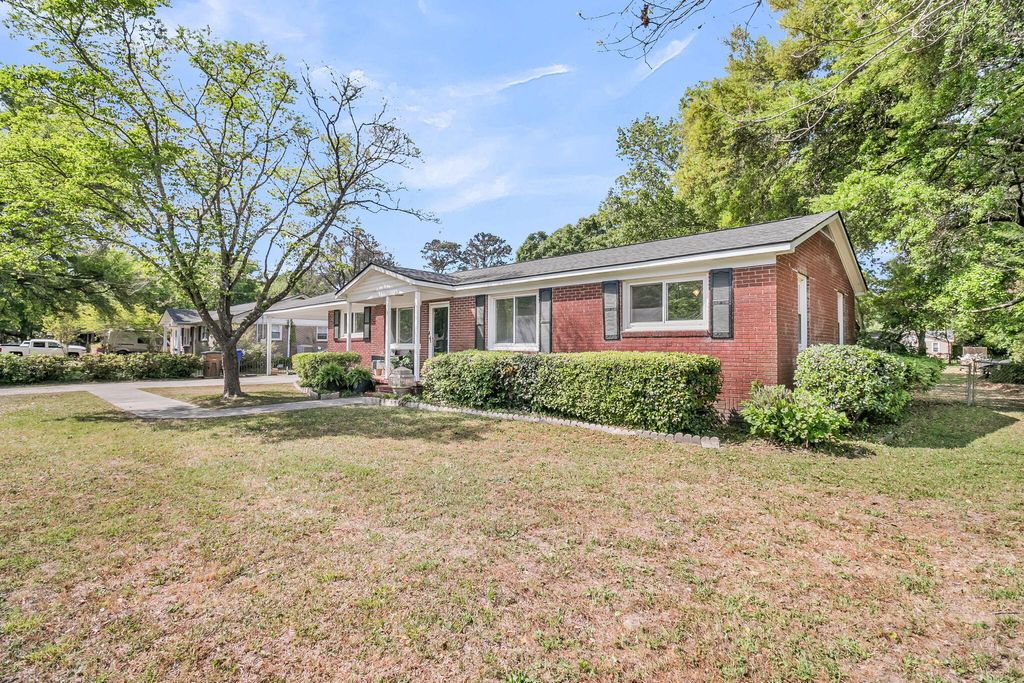 Photo of 1313 Teal Avenue, Charleston, SC 29412 (MLS # 26010159)