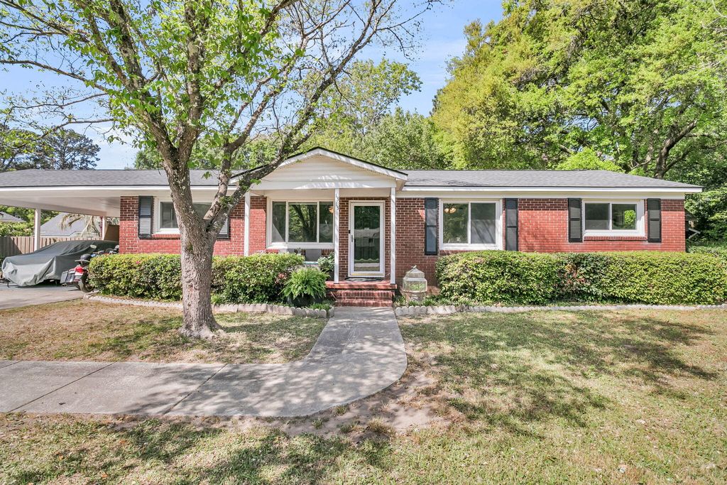 Photo of 1313 Teal Avenue, Charleston, SC 29412 (MLS # 26010159)