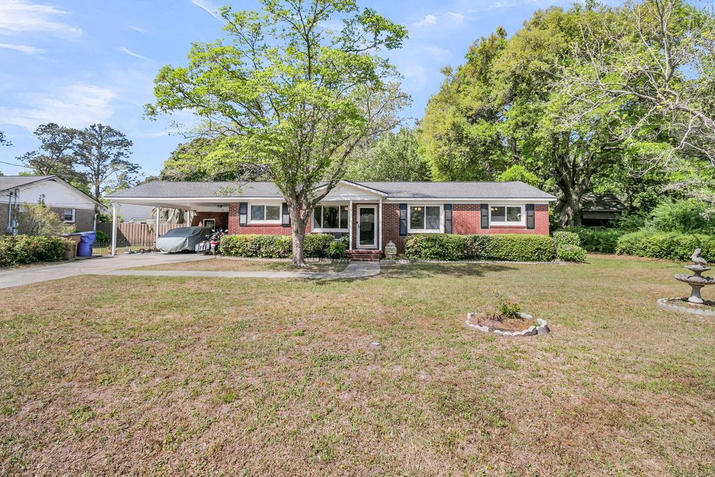 Photo of 1313 Teal Avenue, Charleston, SC 29412 (MLS # 26010159)