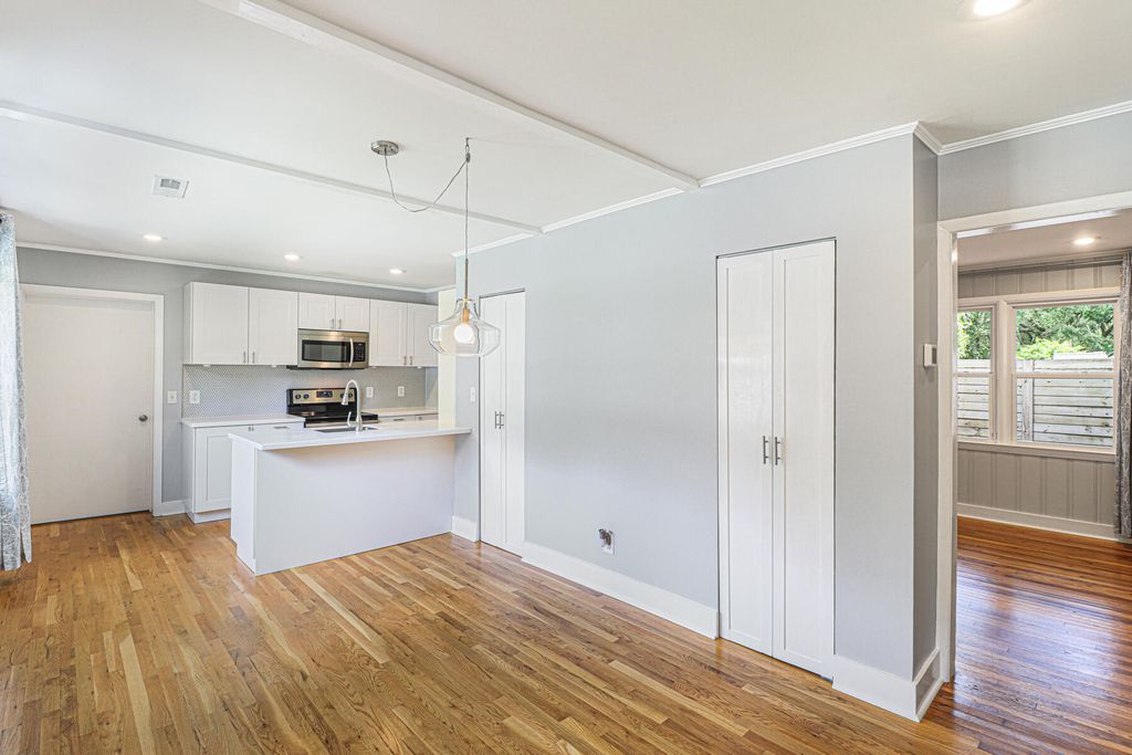 Photo of 574 Dobbin Road, Charleston, SC 29414 (MLS # 25030074)