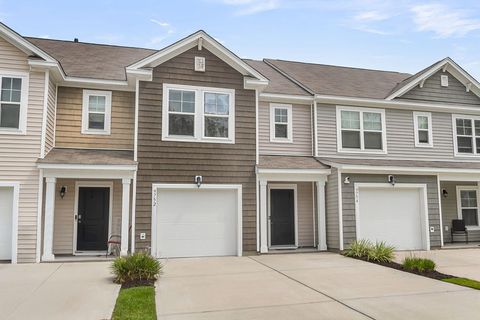 9752 Transplanter Circle Ladson SC 29456