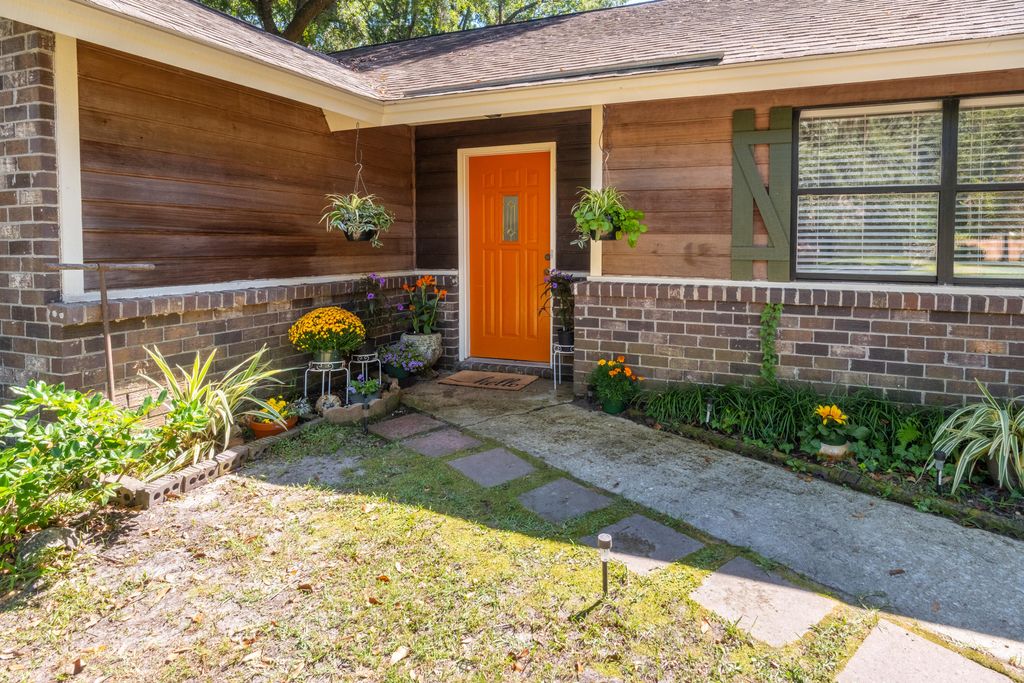 Photo of 1815 Walsingham Way, Charleston, SC 29412 (MLS # 25027100)