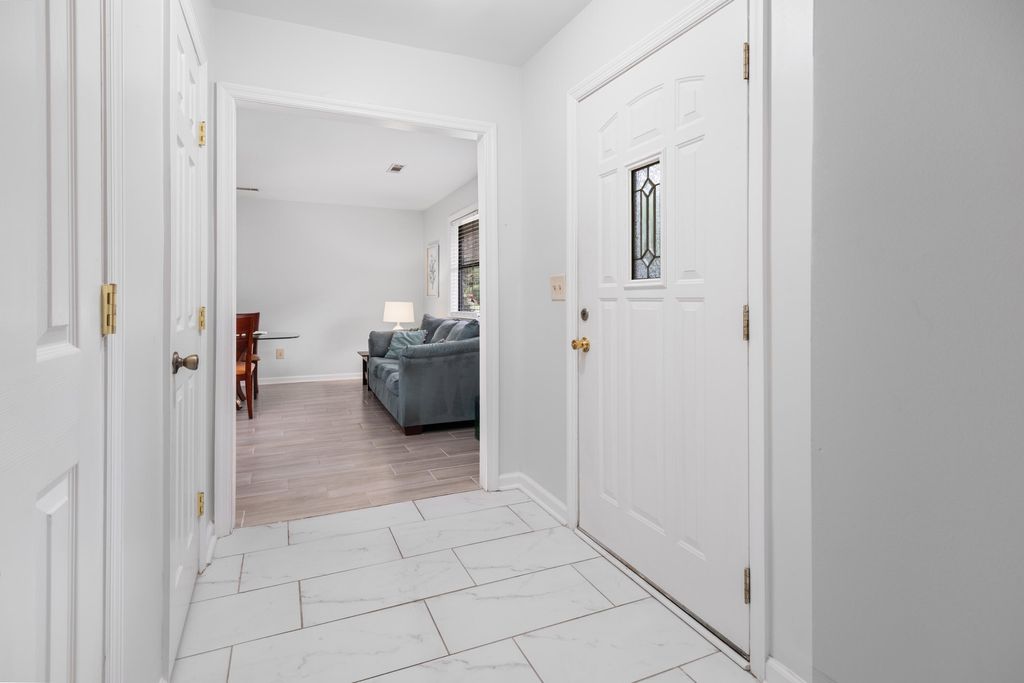 Photo of 1815 Walsingham Way, Charleston, SC 29412 (MLS # 25027100)