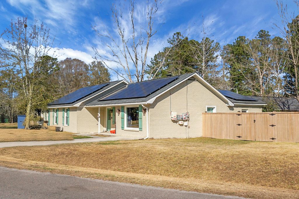 Photo of 203 Violet Drive, Summerville, SC 29483 (MLS # 26001531)
