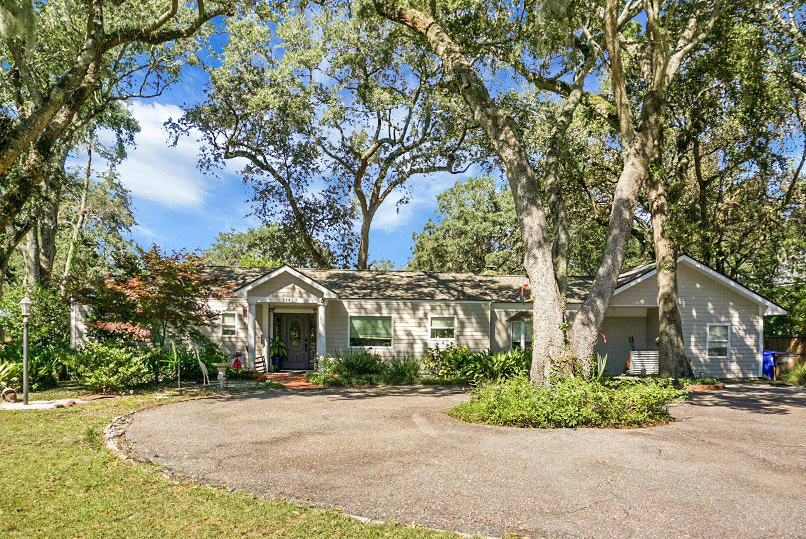 544 Fort Johnson Road