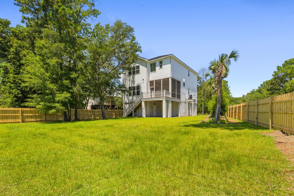 Photo of 1615 Macoma Road, Mount Pleasant, SC 29466 (MLS # 25019426)