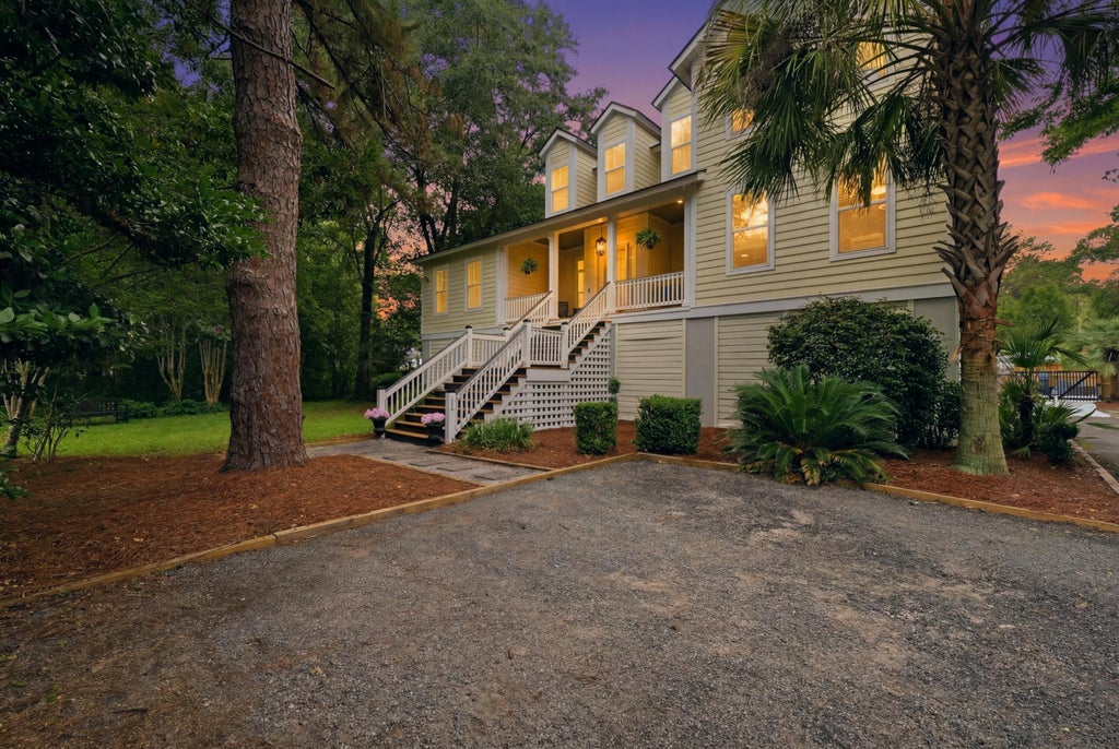 Photo of 206 Clifton Street, Summerville, SC 29483 (MLS # 26025327)