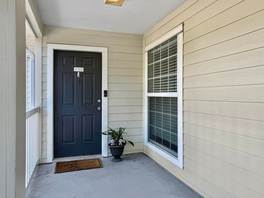 Photo of 700 Daniel Ellis Drive #11301, Charleston, SC 29412 (MLS # 25025475)