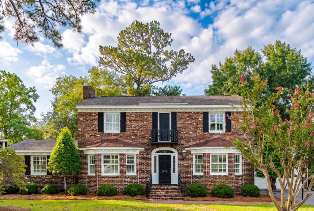 Photo of 1408 Burningtree Road, Charleston, SC 29412 (MLS # 26023157)