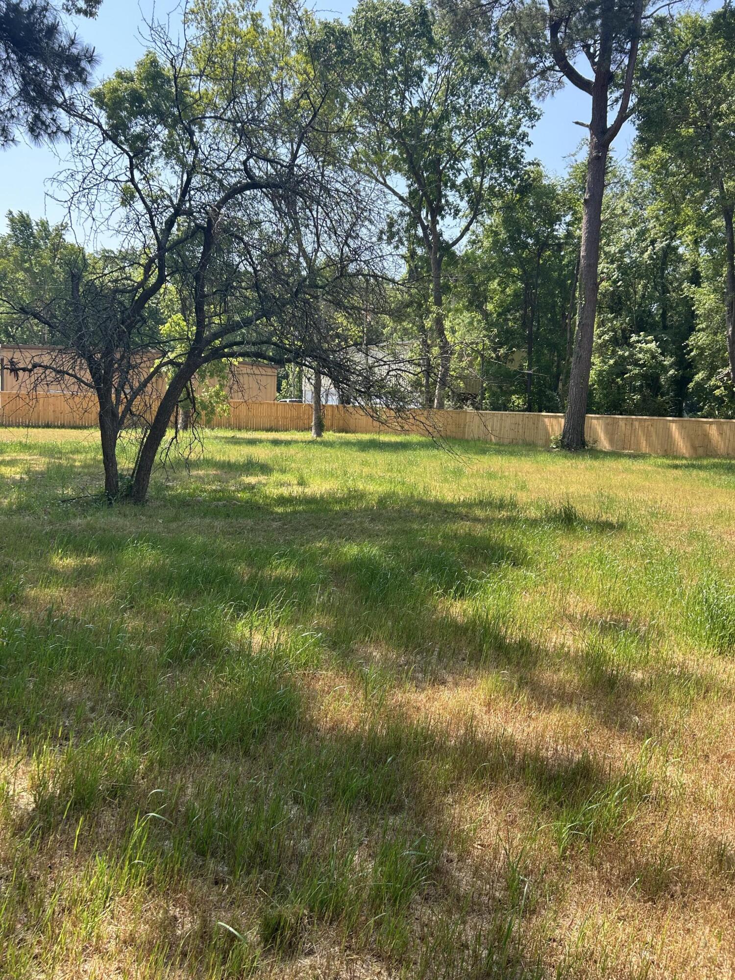 1833 Woodland Road