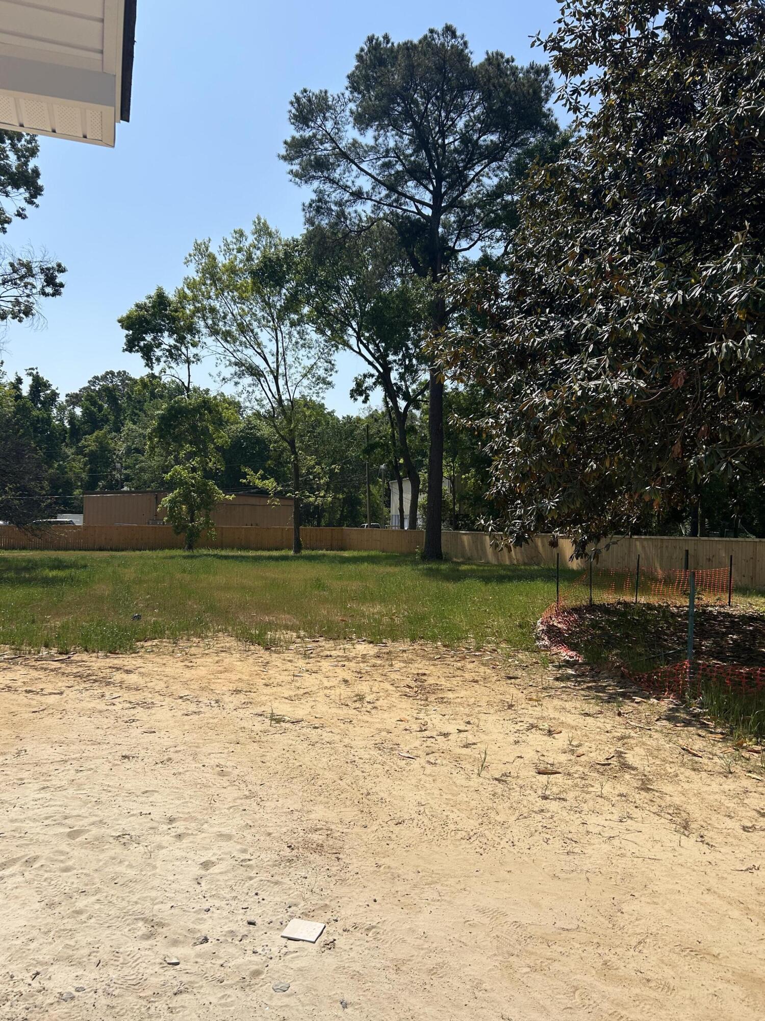 1833 Woodland Road
