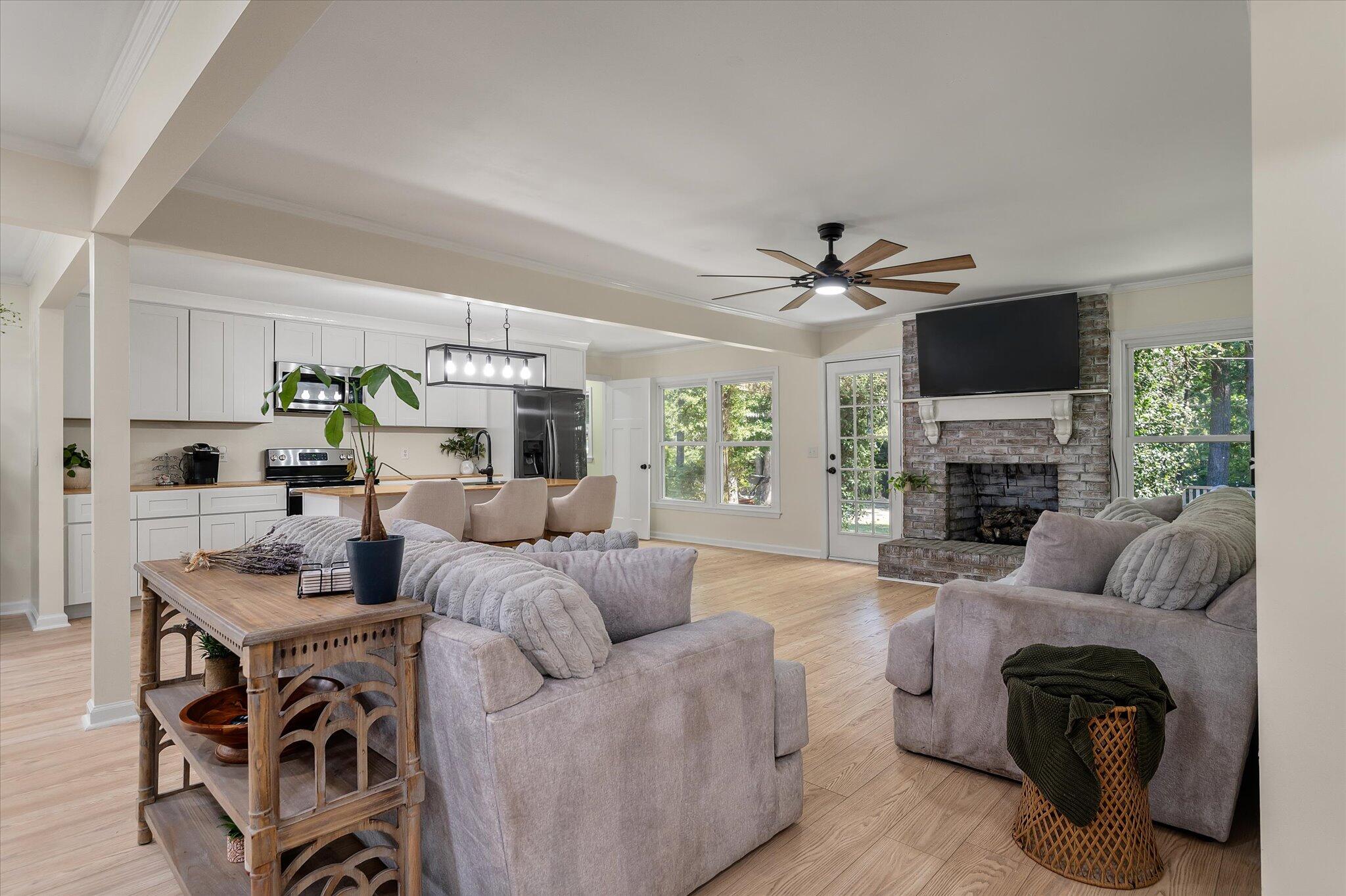 8222 Greenridge Road