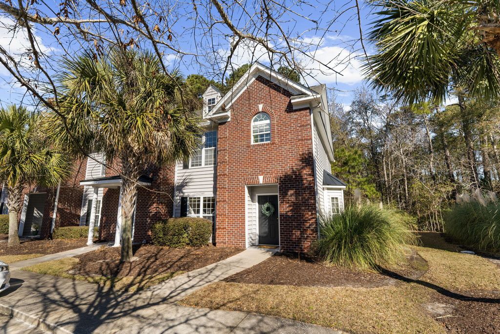 Photo of 1441 Wellbrooke Lane, Mount Pleasant, SC 29466 (MLS # 26001704)