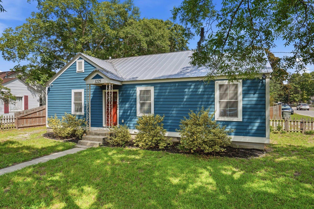 Photo of 1225 Yeamans Hall Road, Hanahan, SC 29410 (MLS # 26020297)