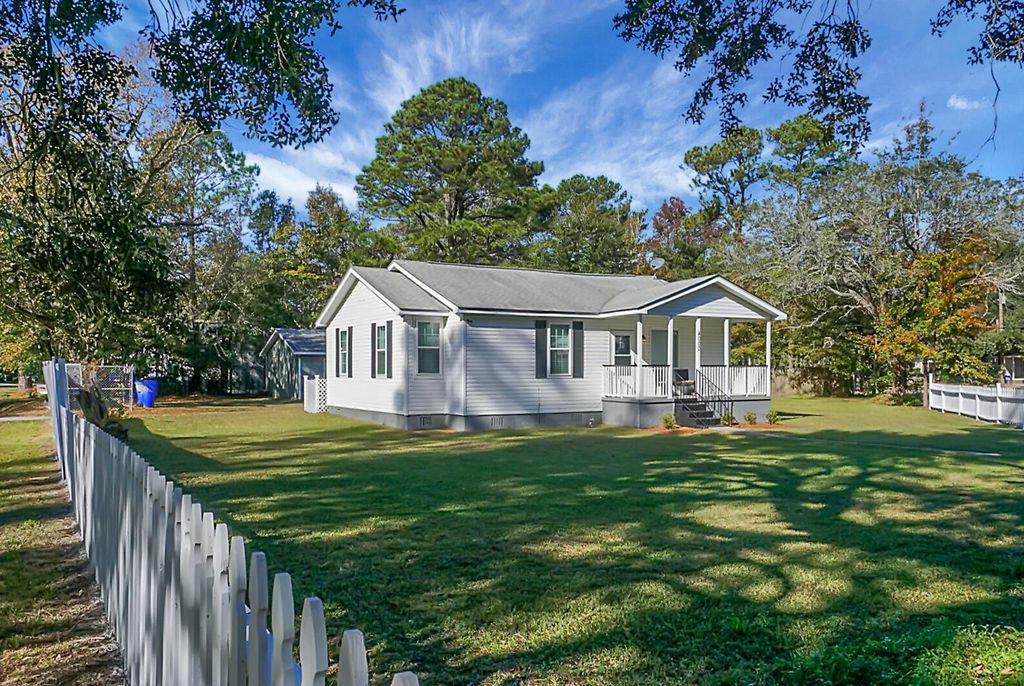 Photo of 4000 Gary Drive, North Charleston, SC 29405 (MLS # 26005189)