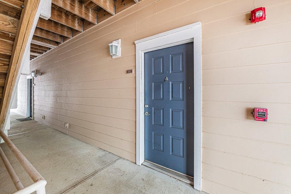 300 BUCKSLEY LN UNIT 102, DANIEL ISLAND, SC 29492 - Image 7beadea913b9cfaf761f1874df7d6d8e/3926243111