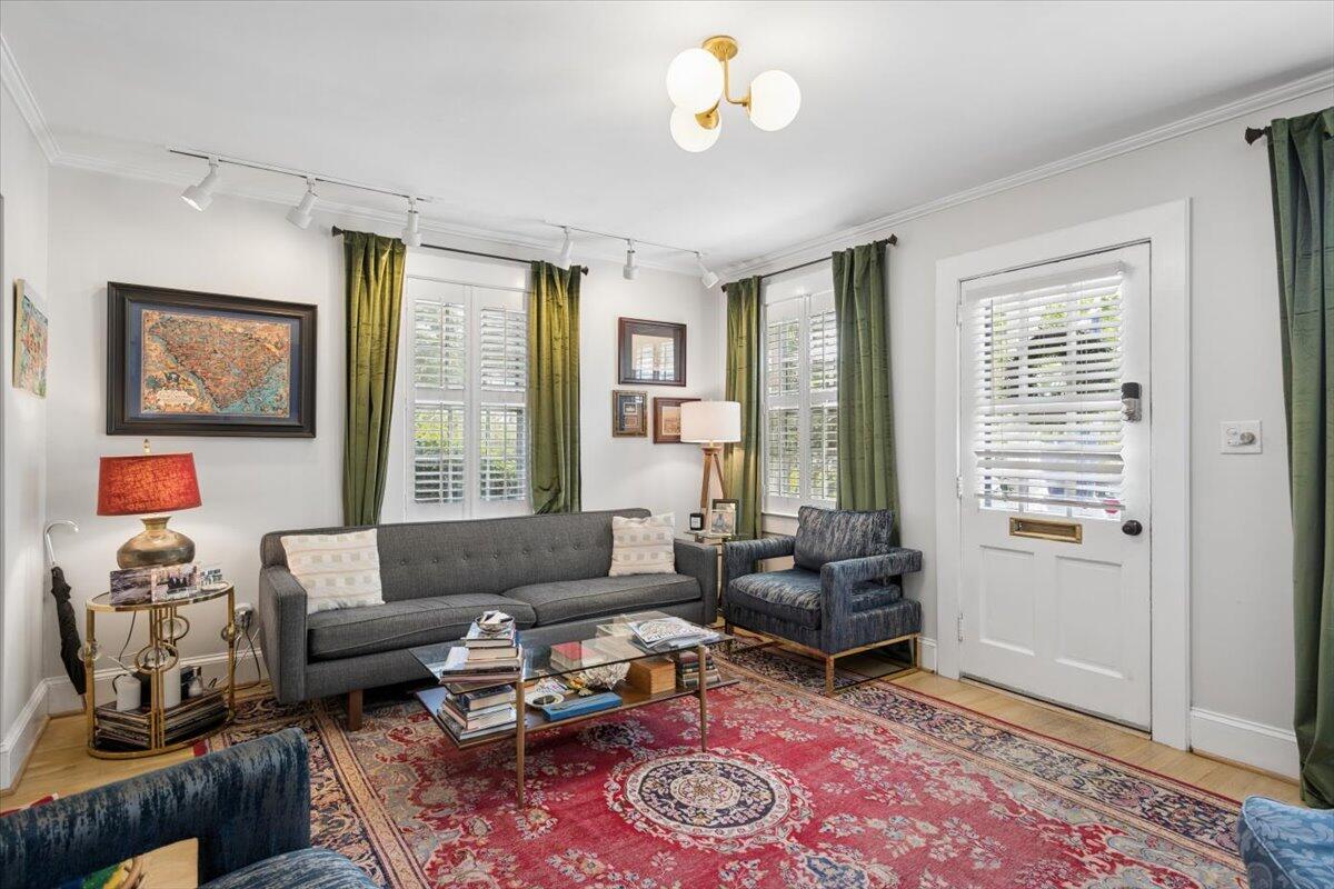 301 Broad Street 4