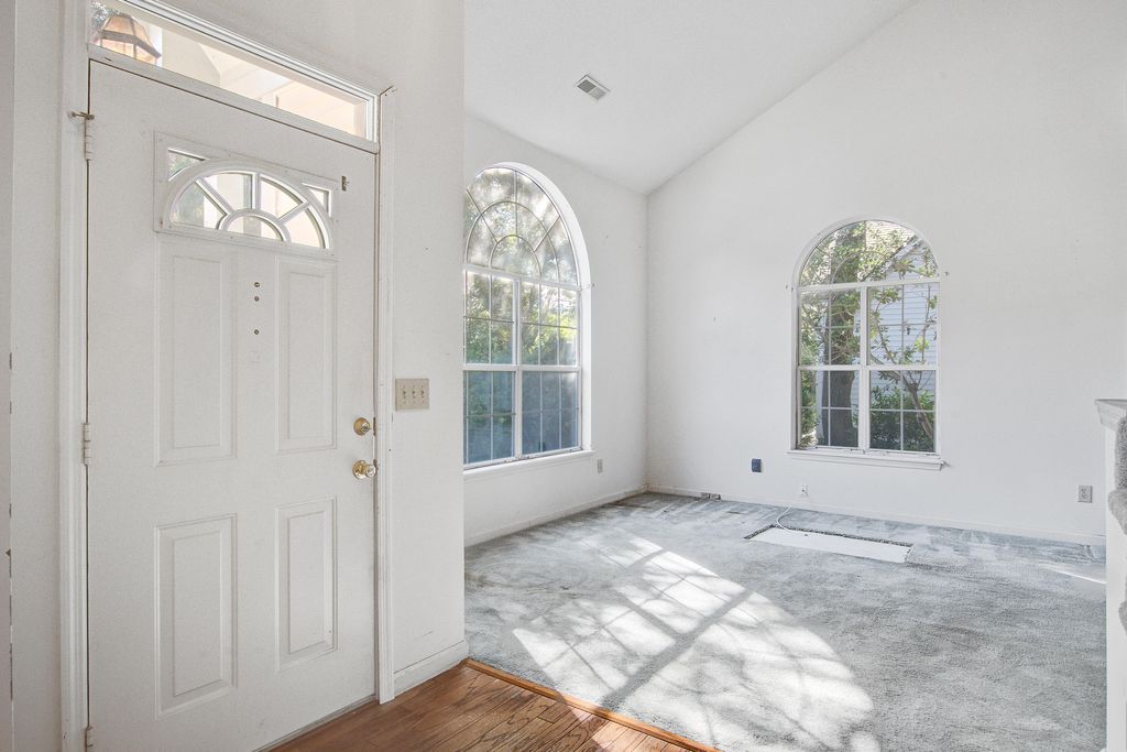 Photo of 1928 Oak Tree Lane, Mount Pleasant, SC 29464 (MLS # 25028138)