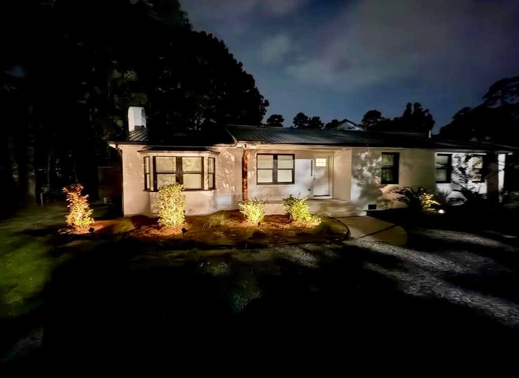 Photo of 412 W Butternut Road, Summerville, SC 29483 (MLS # 26027473)