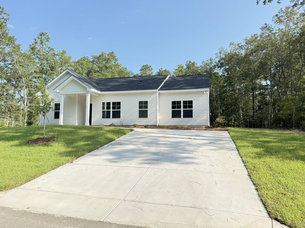 Photo of 225 Trotter Lane, Orangeburg, SC 29118 (MLS # 26009081)
