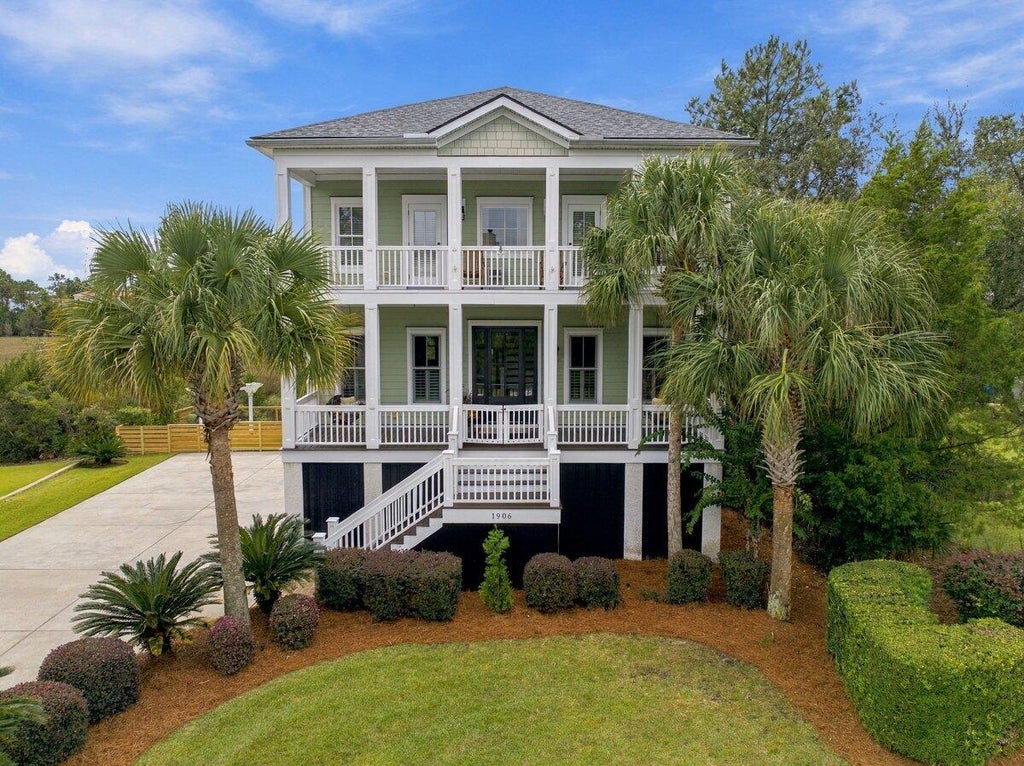 Photo of 1906 N Creek Drive, Mount Pleasant, SC 29466 (MLS # 26028759)