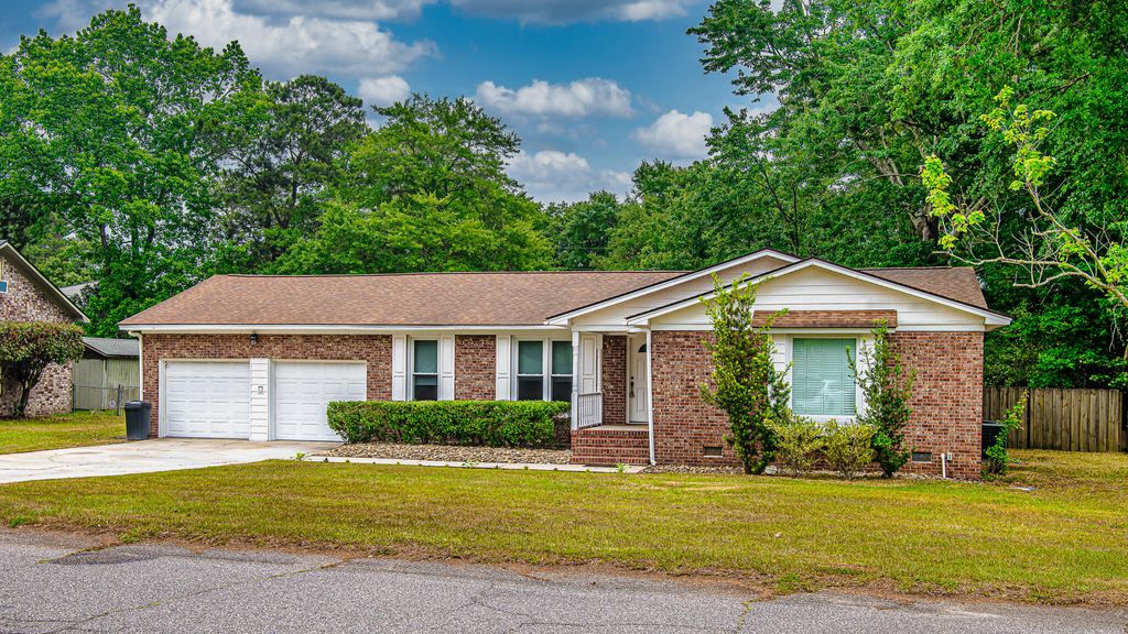 Photo of 125 Mellard Drive, Goose Creek, SC 29445 (MLS # 26012689)