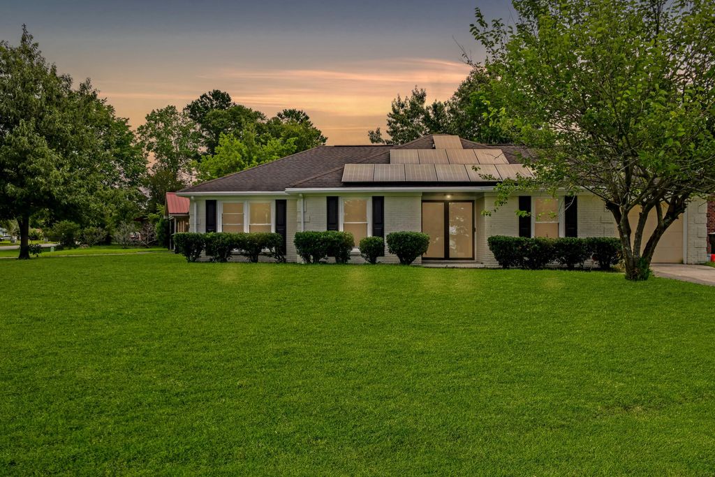 Photo of 1101 Stuart Drive, Moncks Corner, SC 29461 (MLS # 25015904)