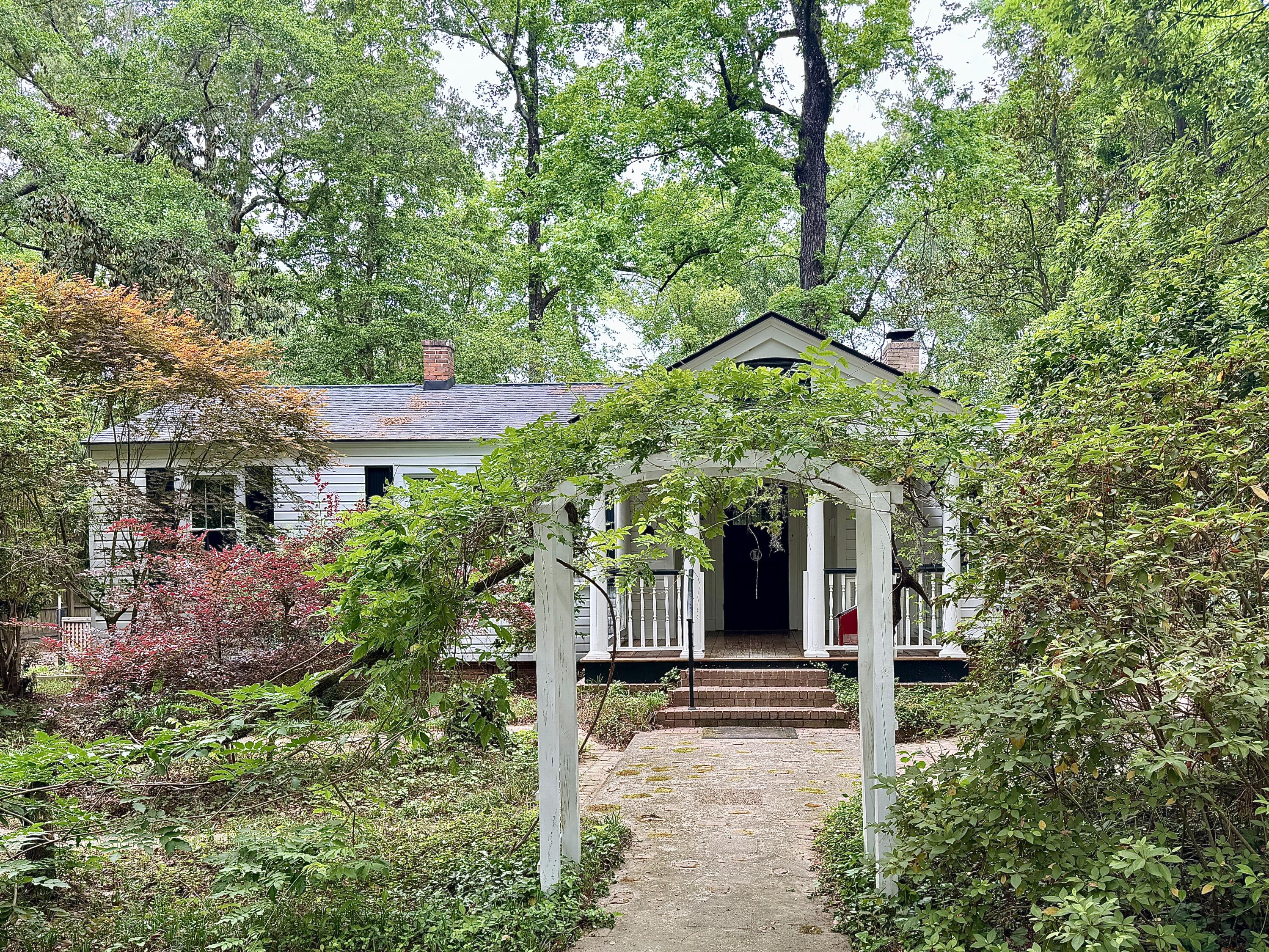 122 Gadsden Street