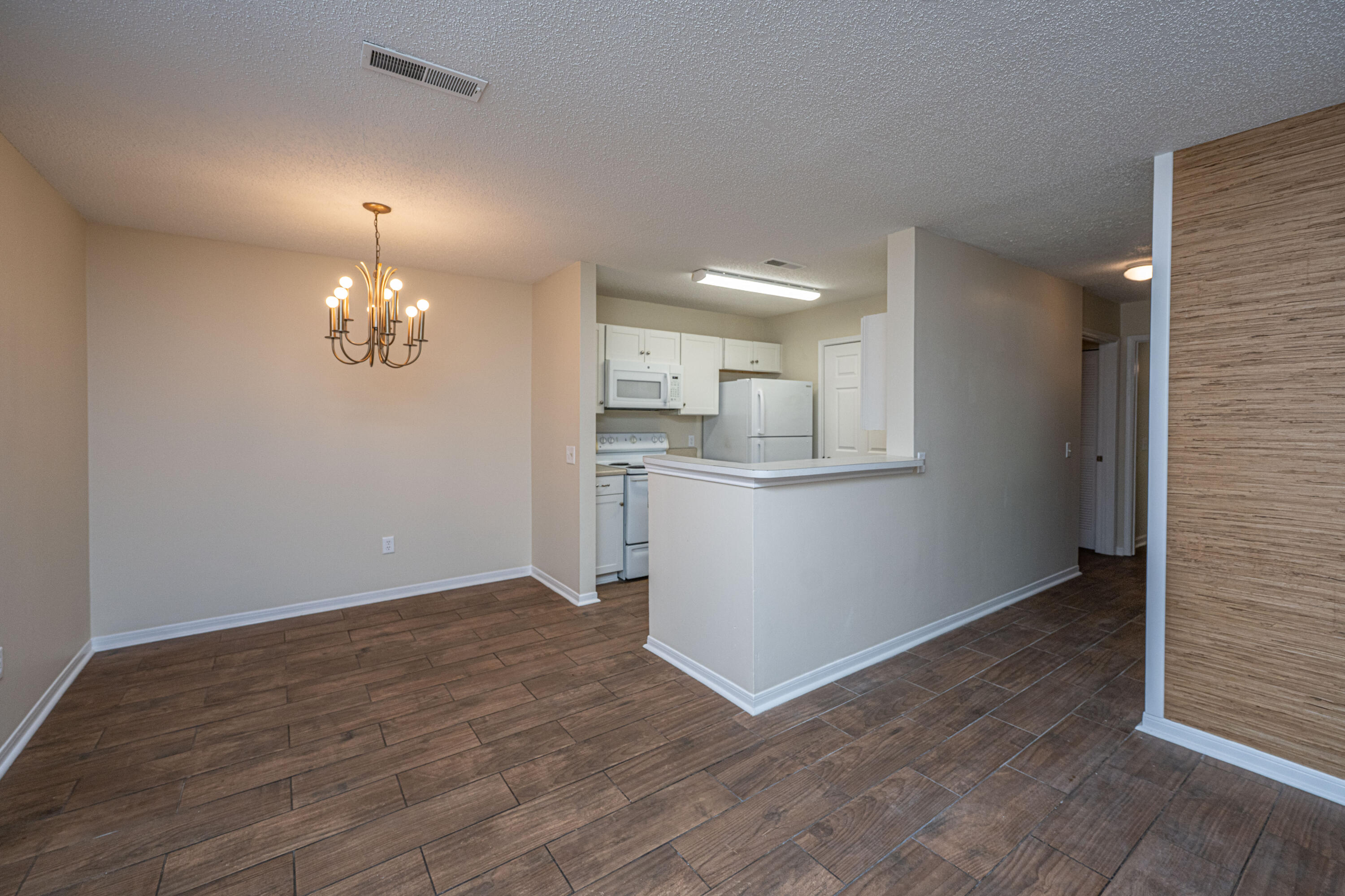 2011 N Highway 17 1400b
