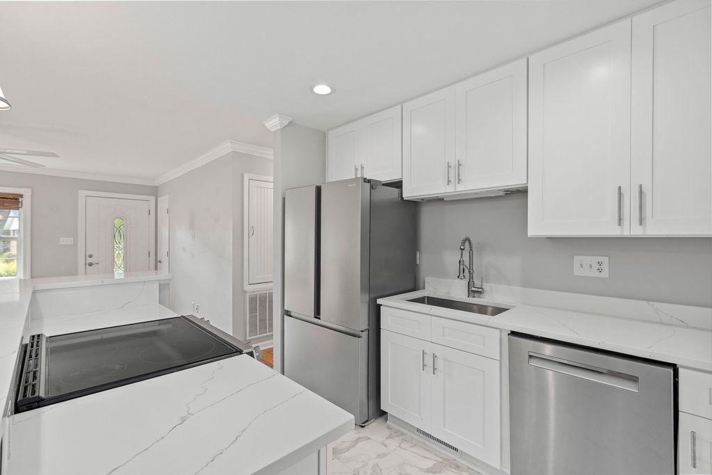 Photo of 1502 Westway Drive, Charleston, SC 29412 (MLS # 25031648)