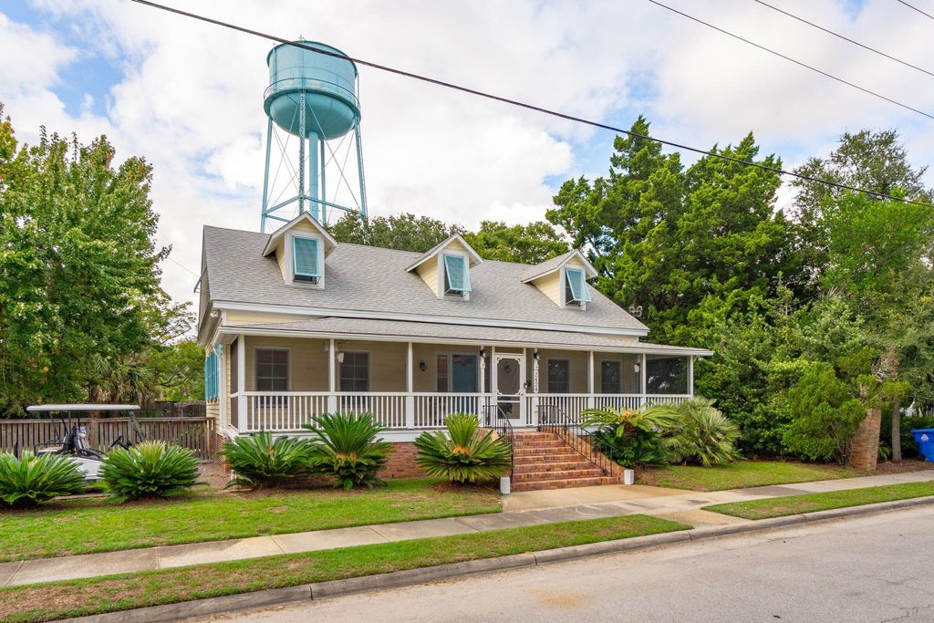Photo of 2424 Middle Street, Sullivans Island, SC 29482 (MLS # 25025835)