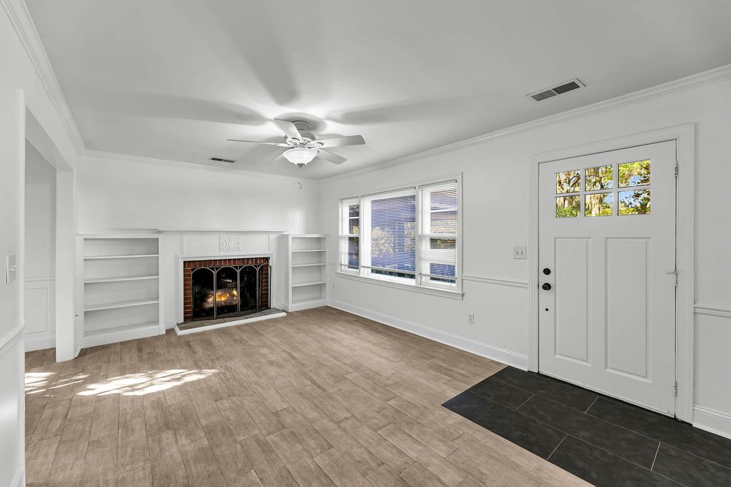 Photo of 706 Sterling Drive, Charleston, SC 29412 (MLS # 25029363)