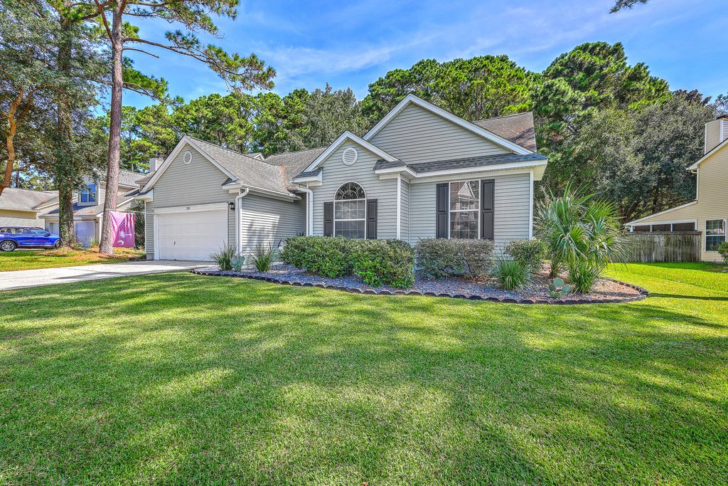 Photo of 1192 Old Course Lane, Mount Pleasant, SC 29466 (MLS # 25026121)