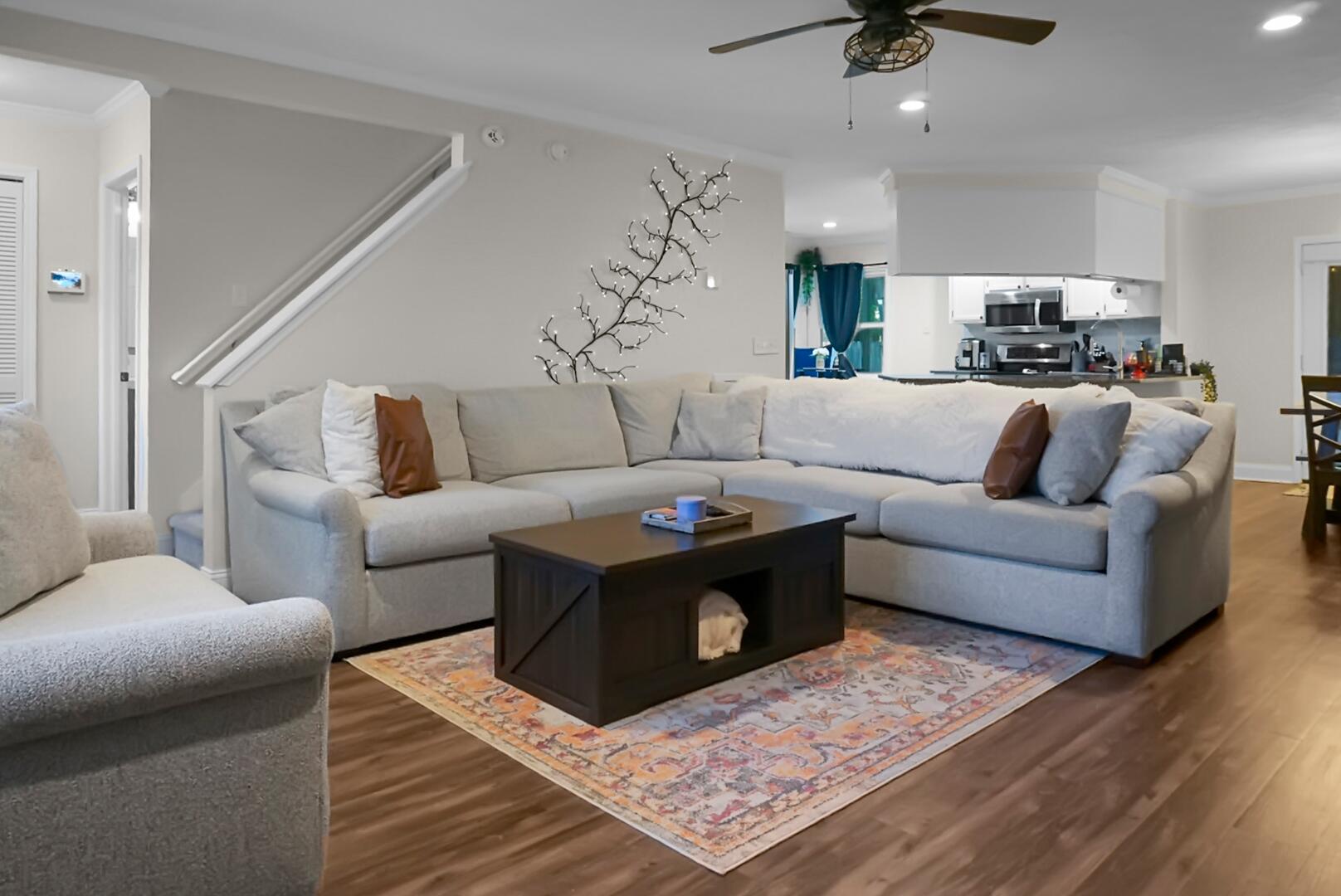 124 Knightsbridge Drive